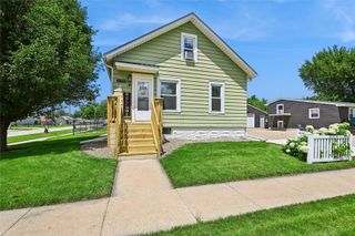2700 3rd Avenue, Marion, IA 52302