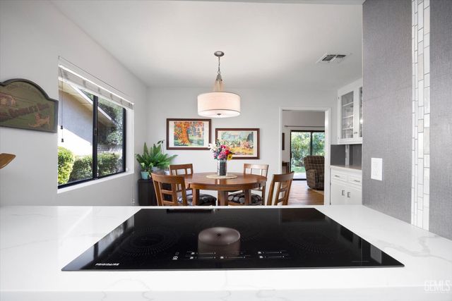 7401 Hilton Head Way 21, Bakersfield, CA 93309