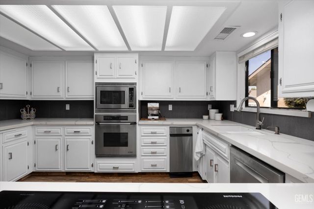 7401 Hilton Head Way 21, Bakersfield, CA 93309