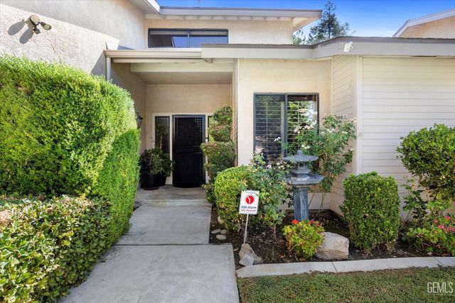 7401 Hilton Head Way 21, Bakersfield, CA 93309