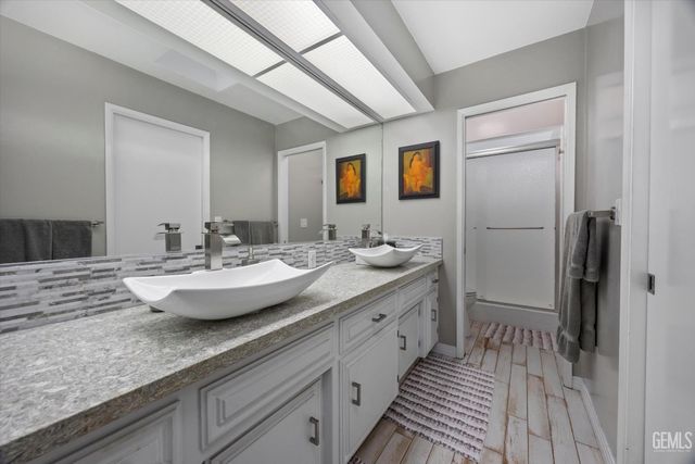 7401 Hilton Head Way 21, Bakersfield, CA 93309