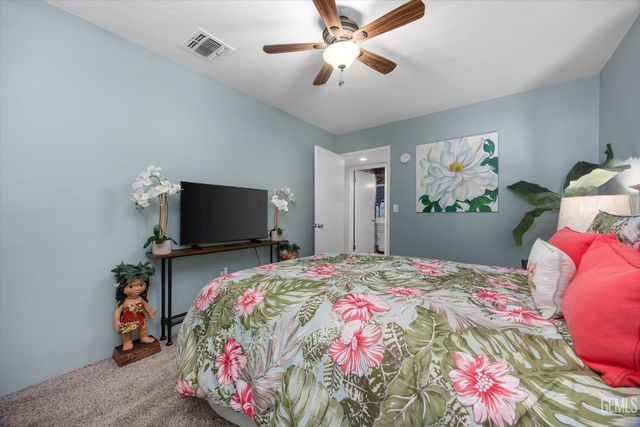 7401 Hilton Head Way 21, Bakersfield, CA 93309