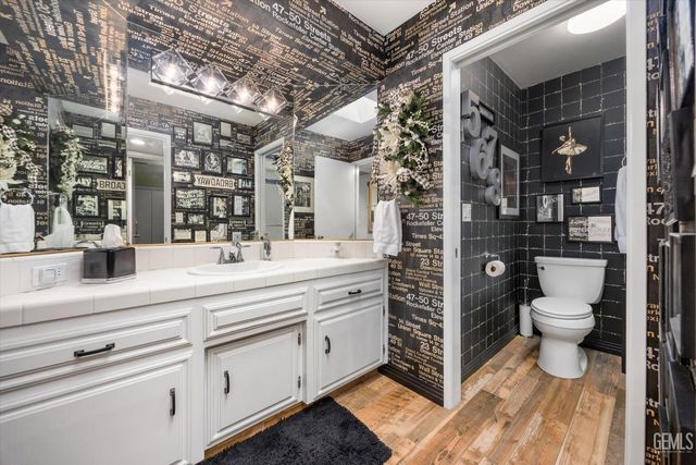 7401 Hilton Head Way 21, Bakersfield, CA 93309