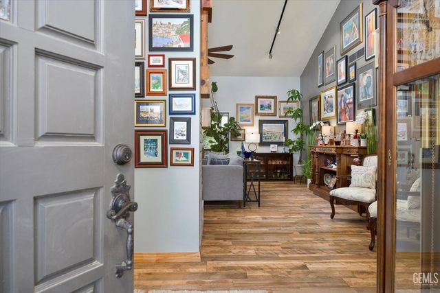 7401 Hilton Head Way 21, Bakersfield, CA 93309