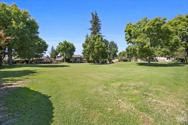 7401 Hilton Head Way 21, Bakersfield, CA 93309