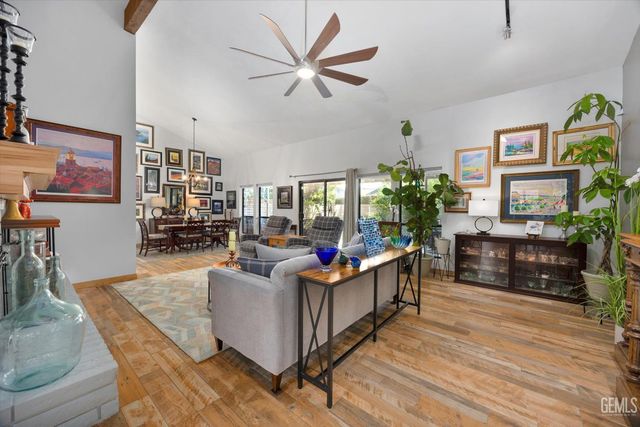 7401 Hilton Head Way 21, Bakersfield, CA 93309