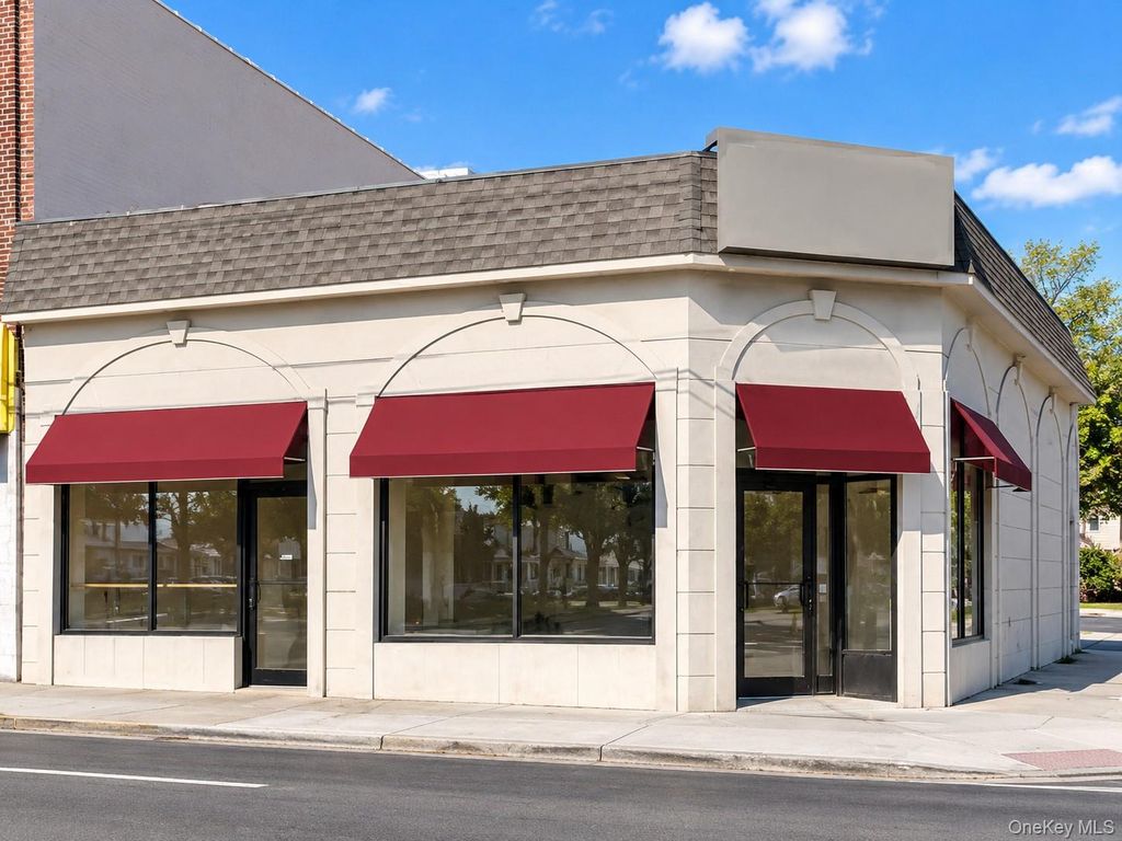 902-904 Hempstead Turnpike, Franklin Square, NY 11010 — exterior