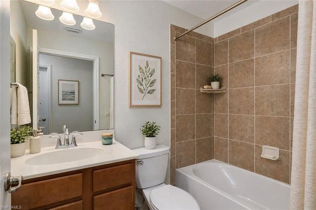 13710 Julias WAY 915, Fort Myers, FL 33919