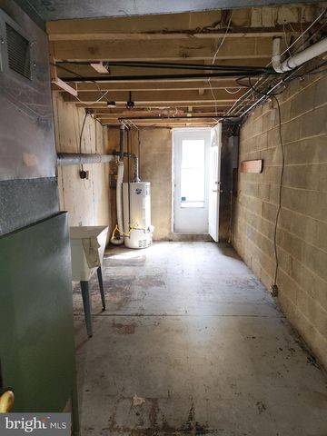 1352 FANSHAWE ST, Philadelphia, PA 19111