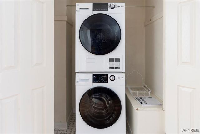 108 Brauncroft Lane, Amherst, NY 14226