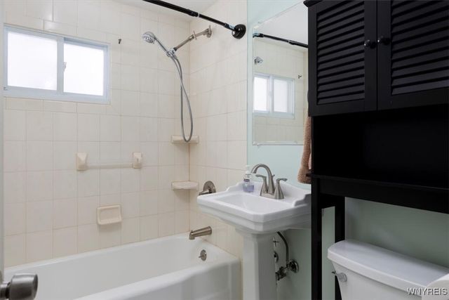 108 Brauncroft Lane, Amherst, NY 14226