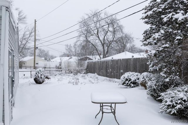 108 Brauncroft Lane, Amherst, NY 14226