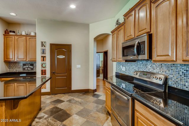 3240 E Horse Mesa Trail, San Tan Valley, AZ 85140