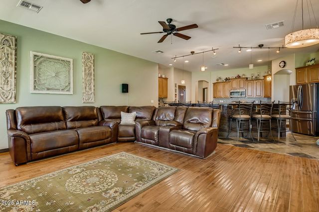 3240 E Horse Mesa Trail, San Tan Valley, AZ 85140