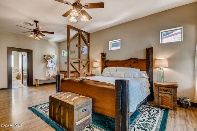 3240 E Horse Mesa Trail, San Tan Valley, AZ 85140