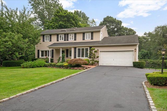 35 Bucknell Drive, Plainview, NY 11803