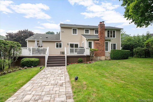 35 Bucknell Drive, Plainview, NY 11803