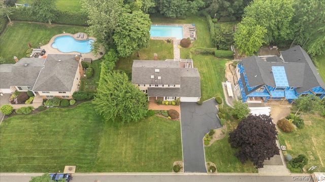 35 Bucknell Drive, Plainview, NY 11803