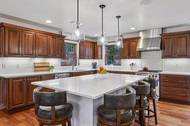 126 Courtland Street, Excelsior, MN 55331