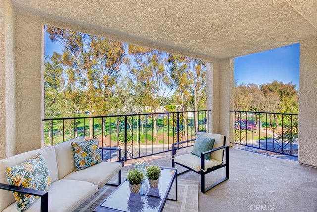 5499 Paseo Del Lago W 2D, Laguna Woods, CA 92637