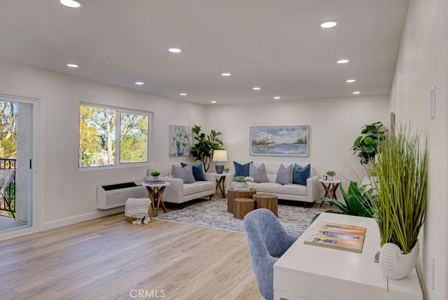 5499 Paseo Del Lago W 2D, Laguna Woods, CA 92637