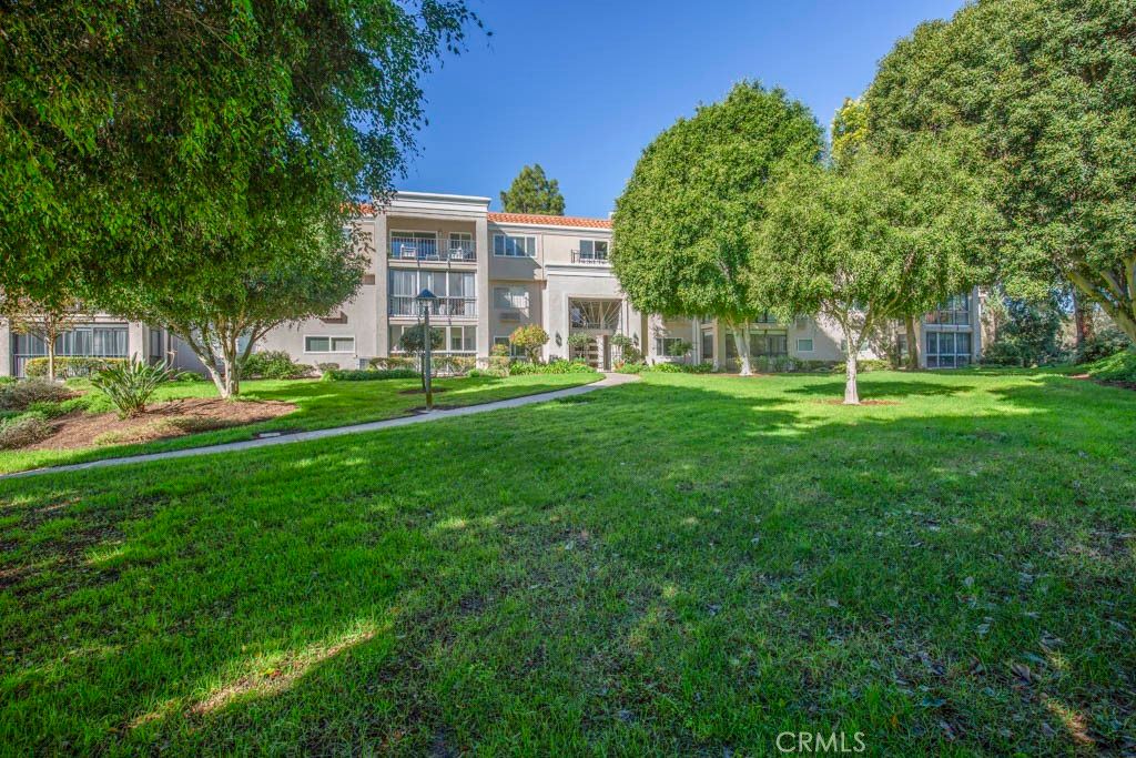 5499 Paseo Del Lago W 2D, Laguna Woods, CA 92637