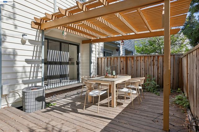 1824 Mockingbird Pl, Danville, CA 94526