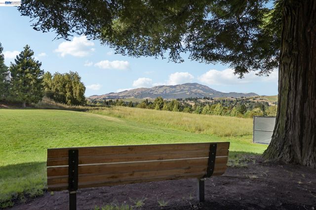 1824 Mockingbird Pl, Danville, CA 94526