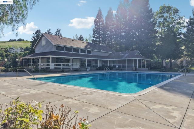 1824 Mockingbird Pl, Danville, CA 94526