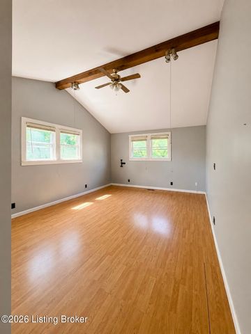1231 Lipps Ln, Louisville, KY 40219