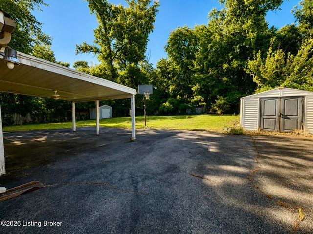 1231 Lipps Ln, Louisville, KY 40219