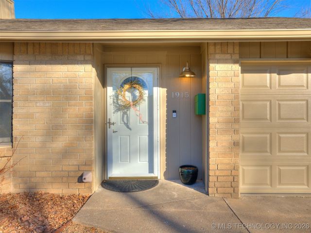 1915 S Indianapolis Avenue, Tulsa, OK 74112