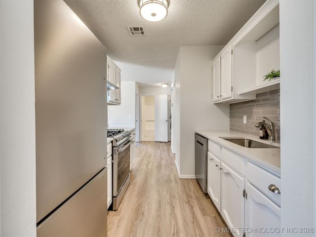 1915 S Indianapolis Avenue, Tulsa, OK 74112