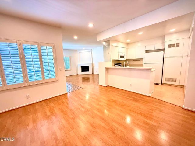 360 S Los Robles Avenue 9, Pasadena, CA 91101