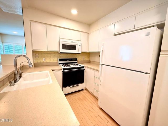 360 S Los Robles Avenue 9, Pasadena, CA 91101