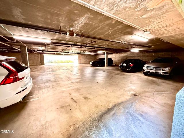 360 S Los Robles Avenue 9, Pasadena, CA 91101