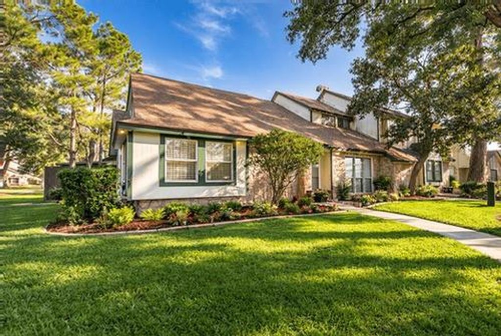 12218 Wild Pine Drive B, Houston, TX 77039