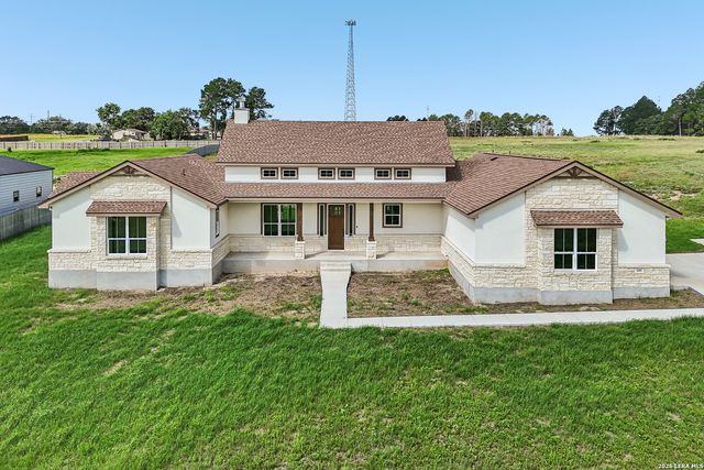 109 Medora Branch, Floresville, TX 78114