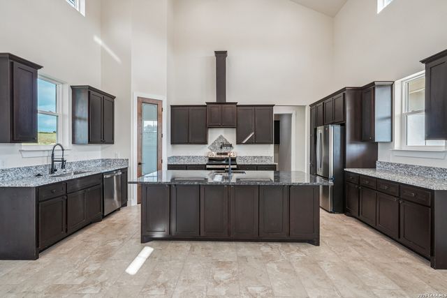 109 Medora Branch, Floresville, TX 78114