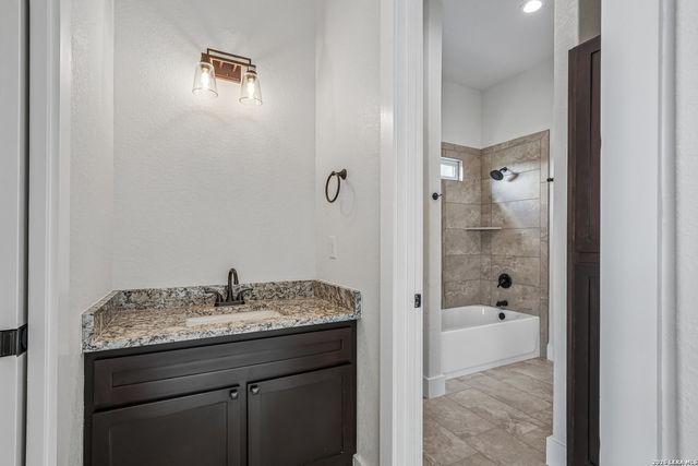 109 Medora Branch, Floresville, TX 78114