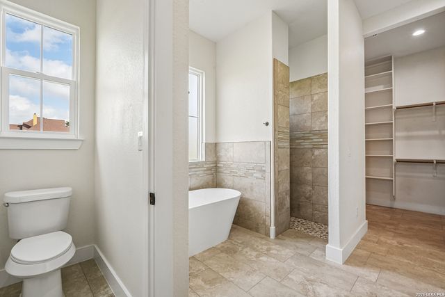 109 Medora Branch, Floresville, TX 78114