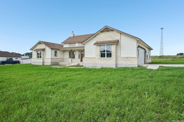 109 Medora Branch, Floresville, TX 78114