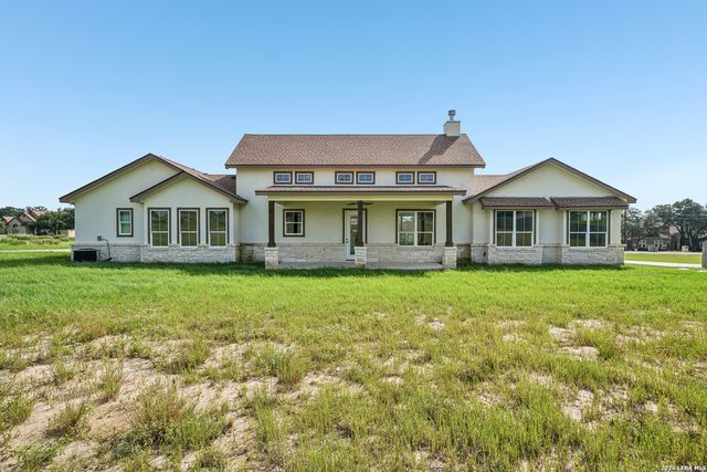 109 Medora Branch, Floresville, TX 78114