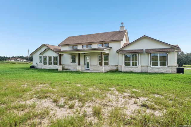 109 Medora Branch, Floresville, TX 78114