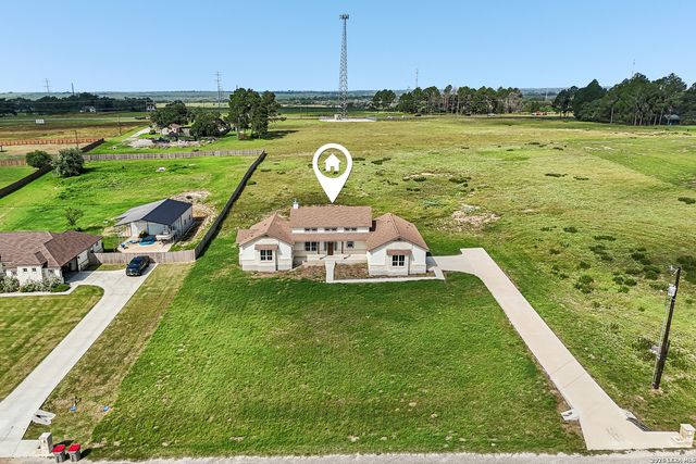 109 Medora Branch, Floresville, TX 78114