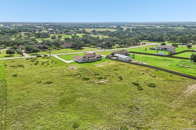 109 Medora Branch, Floresville, TX 78114