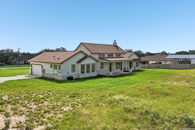 109 Medora Branch, Floresville, TX 78114