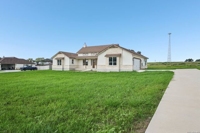 109 Medora Branch, Floresville, TX 78114