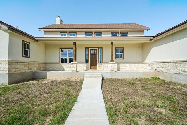 109 Medora Branch, Floresville, TX 78114