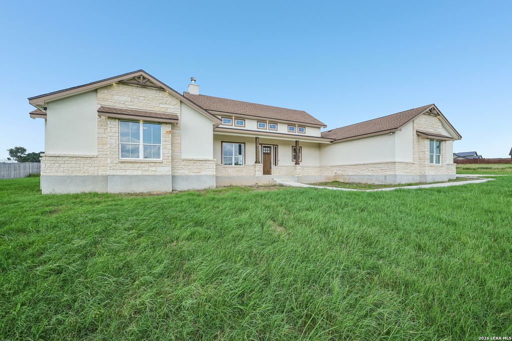 109 Medora Branch, Floresville, TX 78114